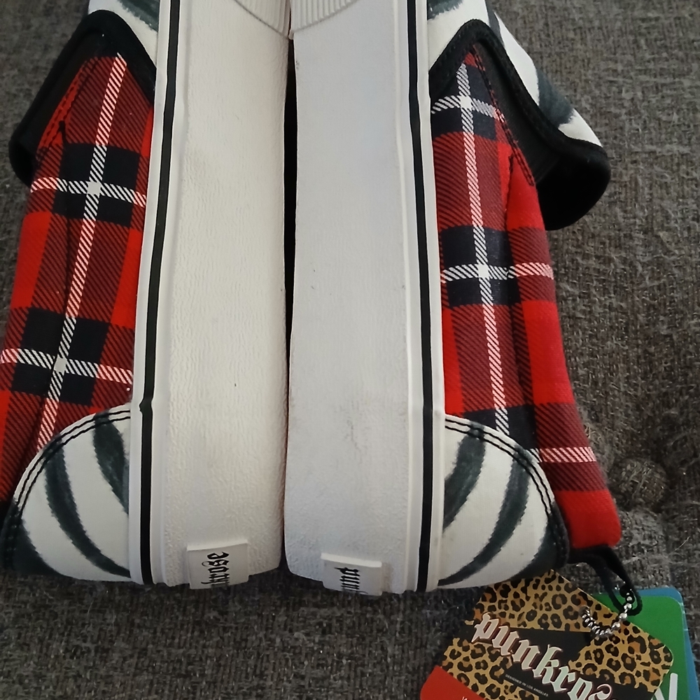 NWT Skechers Punkrose Memory Foam VEGAN Zebra & Red Plaid Slip-On's, Size 8.5 - Picture 2 of 7